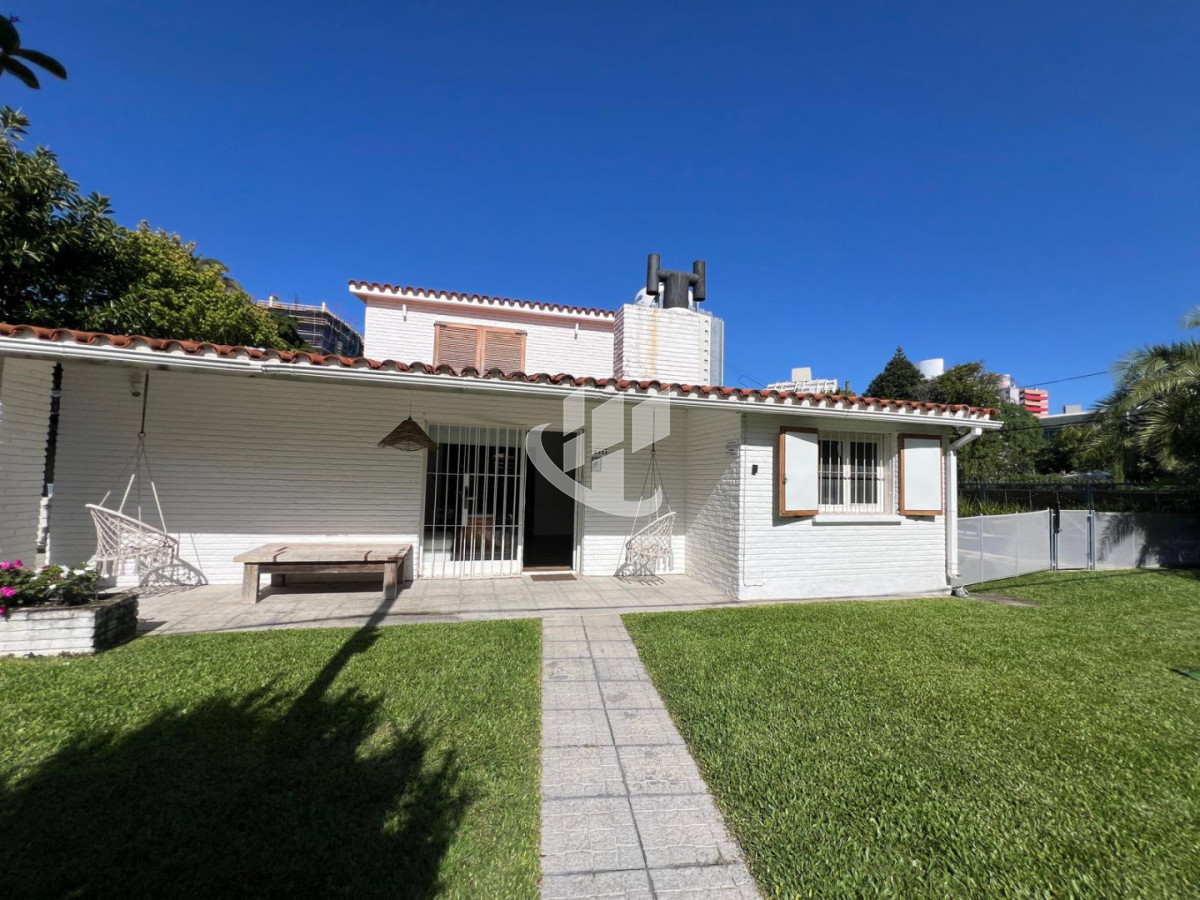 Casa ID.2768 - PUNTA DEL ESTE PLAYA BRAVA CASA DE 3 DORMITORIOS PSICINA CLIMARIZADA