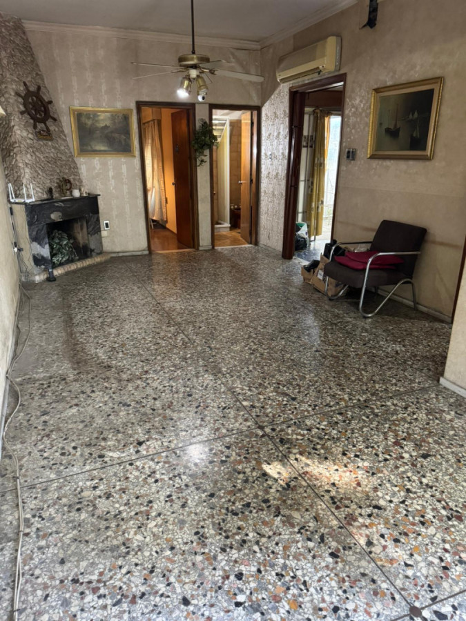 Venta Casa 2 Dormitorios mas Monoambiente Aires Puros