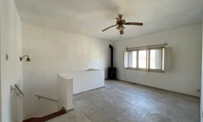 CASA EN MUY BUEN ESTADO DESARROLLADA EN PLANTA ALTA