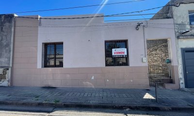 CASA DE 2 DORMITORIOS EN MUY BUENA UBICACION