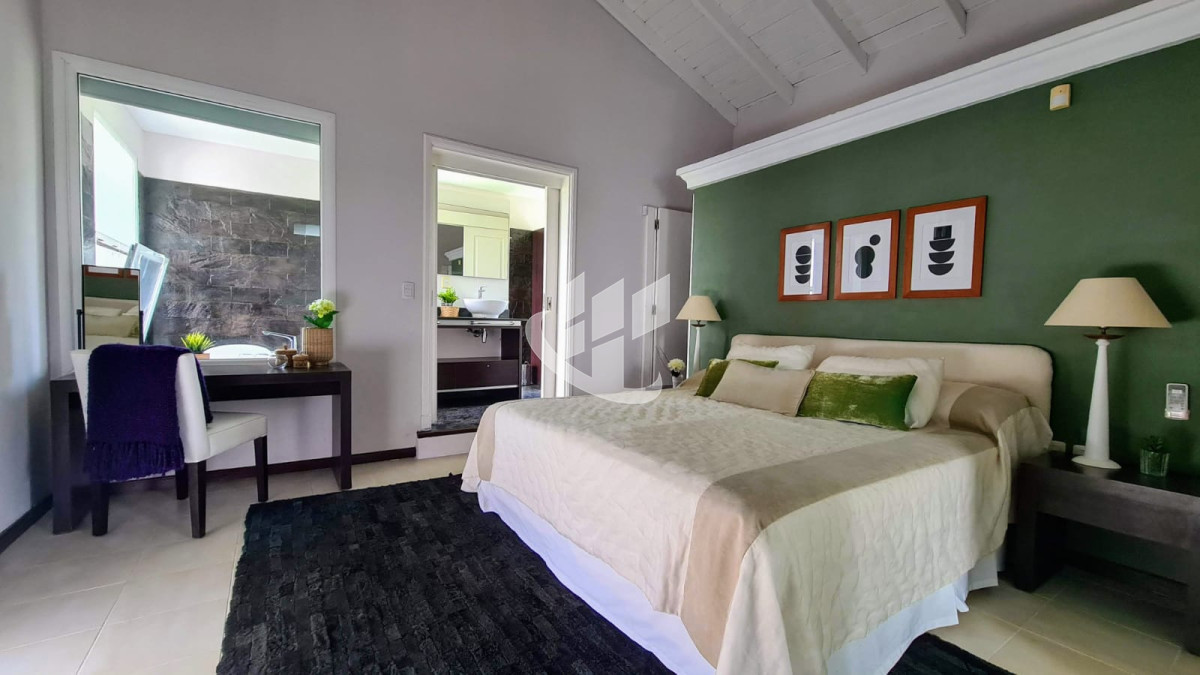 Chacra ID.2263 - PUNTA DEL ESTE LAGUNA DE LOS CISNES CHACRA DE 7 HAS 4 SUITES Y DEPENDENCIA DE SERVICIO PISCINA