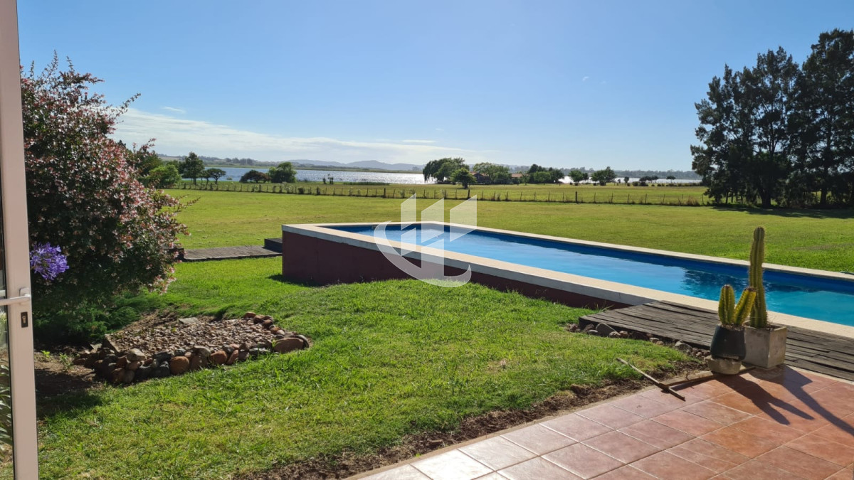 Chacra ID.2263 - PUNTA DEL ESTE LAGUNA DE LOS CISNES CHACRA DE 7 HAS 4 SUITES Y DEPENDENCIA DE SERVICIO PISCINA
