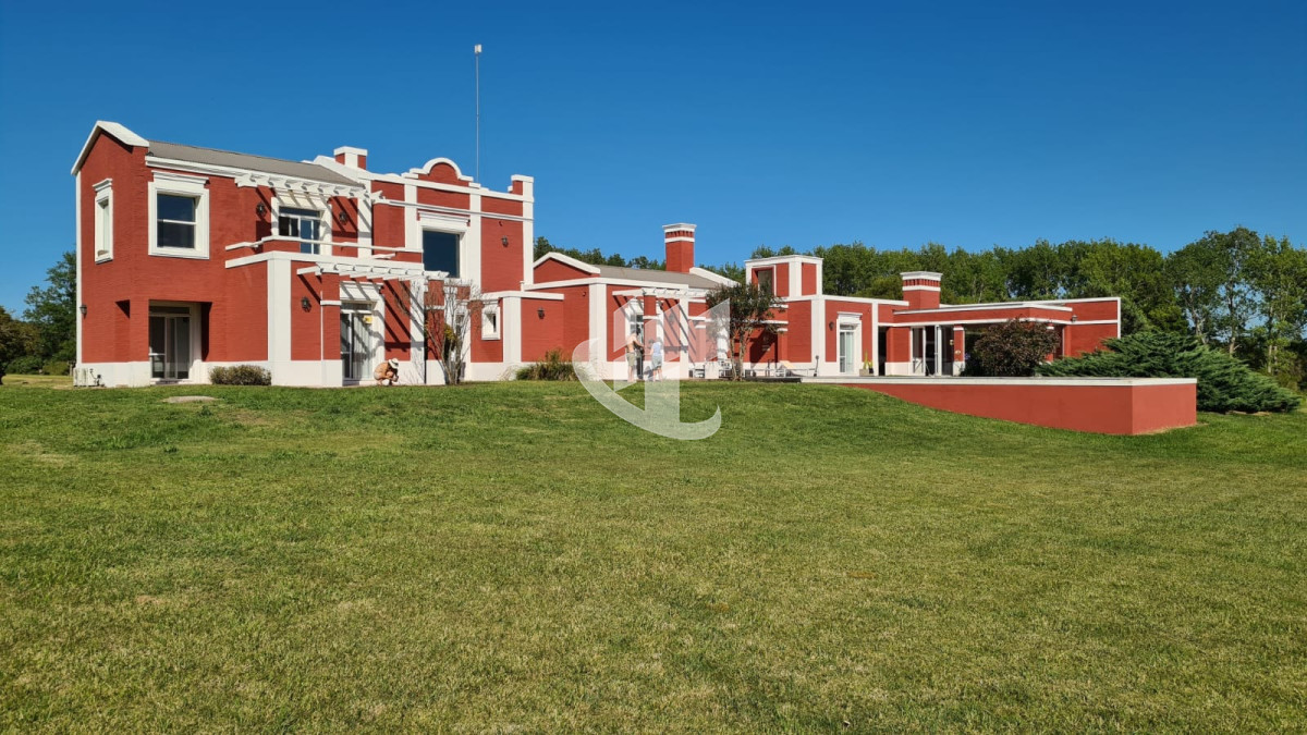 Chacra ID.2263 - PUNTA DEL ESTE LAGUNA DE LOS CISNES CHACRA DE 7 HAS 4 SUITES Y DEPENDENCIA DE SERVICIO PISCINA