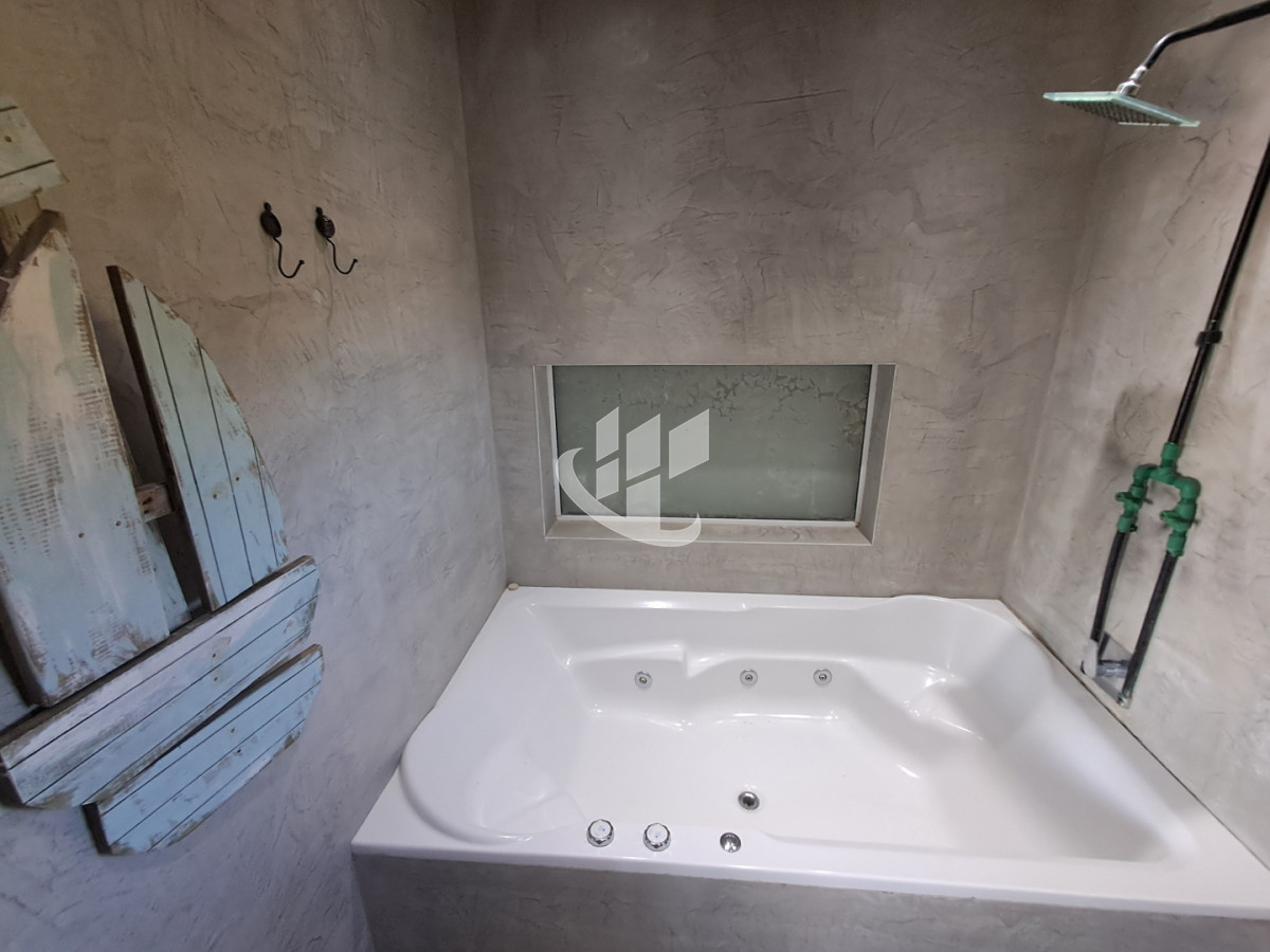 Chacra ID.2613 - MANANTIALES CAMINO MEDELLIN CHACRA CON 4 SUITES PISCINA PARRILLERO CASA DE HUESPEDES EN 5 HAS