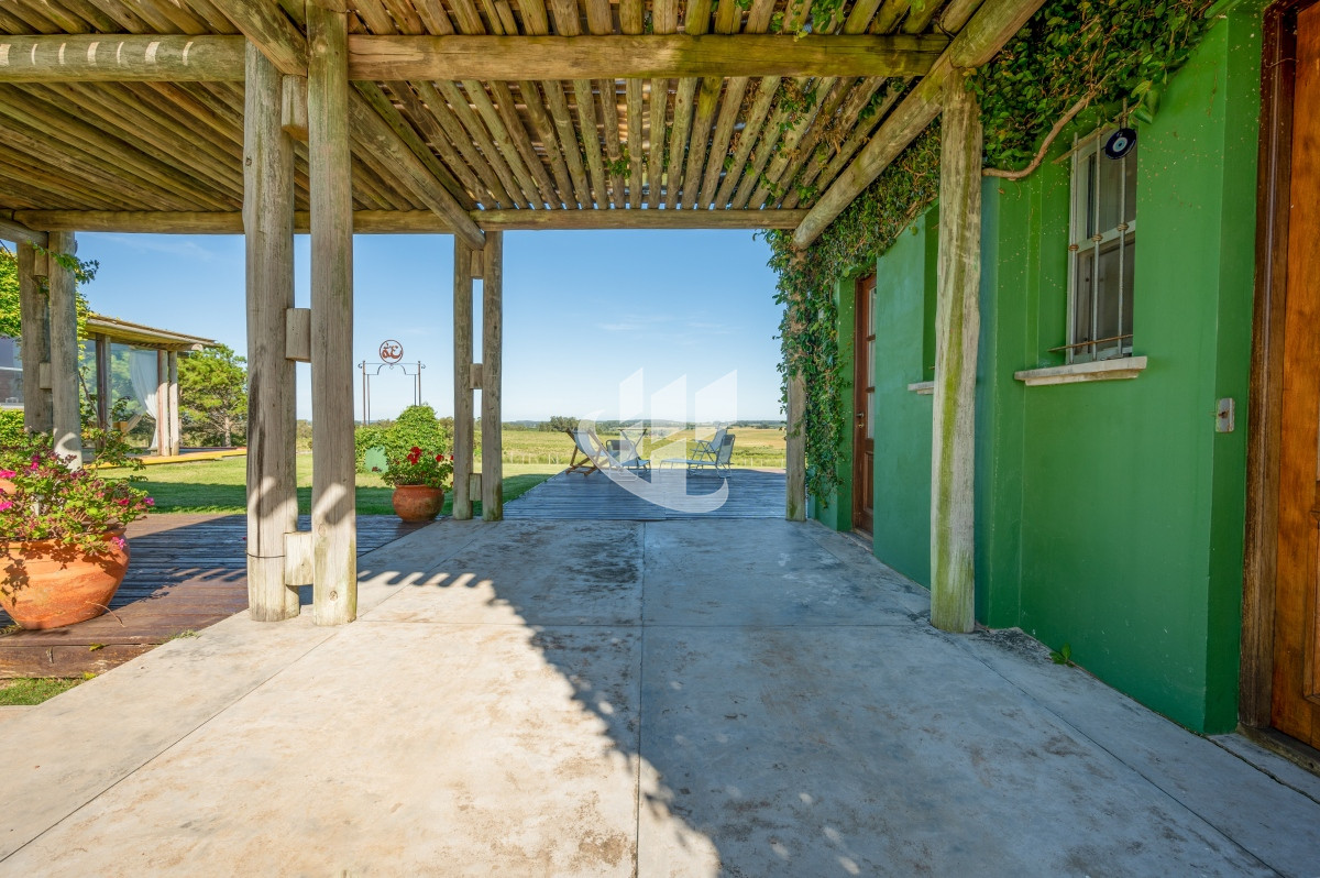 Chacra ID.940 - CHACRA EN VENTA, 5 DORMITORIOS, PISCINA, VISTA, ZONA ATCHUGARRY, JOSE INACIO