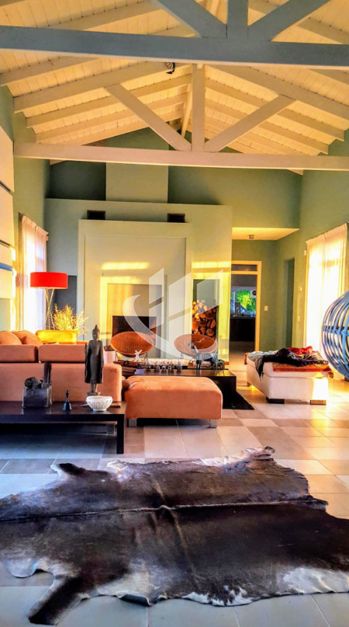 Chacra ID.2263 - PUNTA DEL ESTE LAGUNA DE LOS CISNES CHACRA DE 7 HAS 4 SUITES Y DEPENDENCIA DE SERVICIO PISCINA