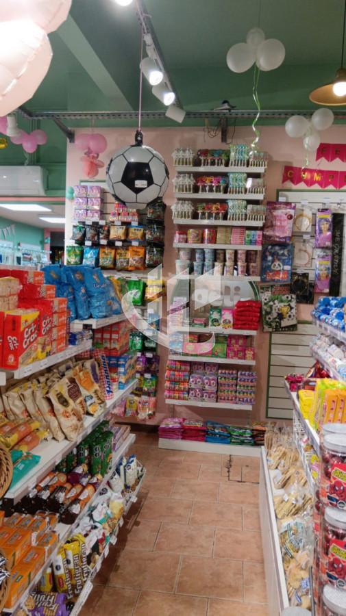 Local Comercial ID.2856 - Local Comercial en Ciudad Vieja - Ideal para Cafetería y Maxishop