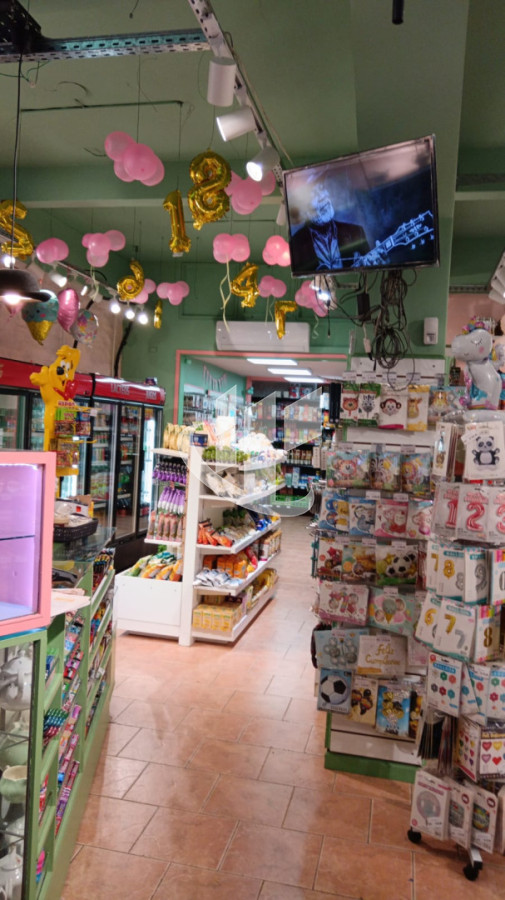 Local Comercial ID.2856 - Local Comercial en Ciudad Vieja - Ideal para Cafetería y Maxishop