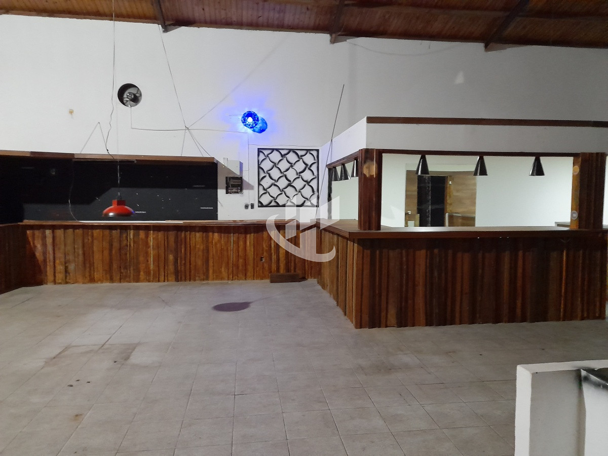 Local Comercial ID.1879 - MALDONADO CENTRO AMPLIO LOCAL DE 300 M2 