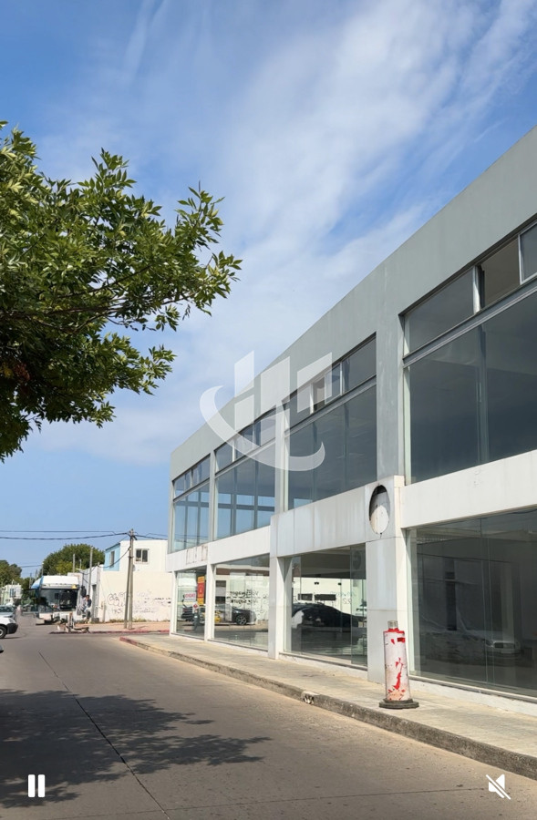 Local Comercial ID.1729 - Local con dos casas.