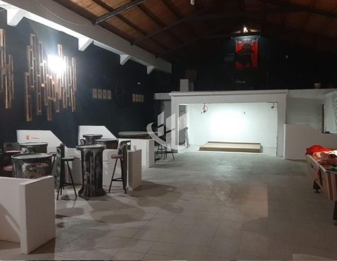 Local Comercial ID.1879 - MALDONADO CENTRO AMPLIO LOCAL DE 300 M2 