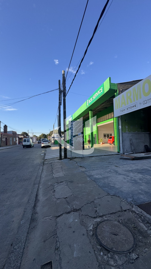 Local Comercial ID.1729 - Local con dos casas.