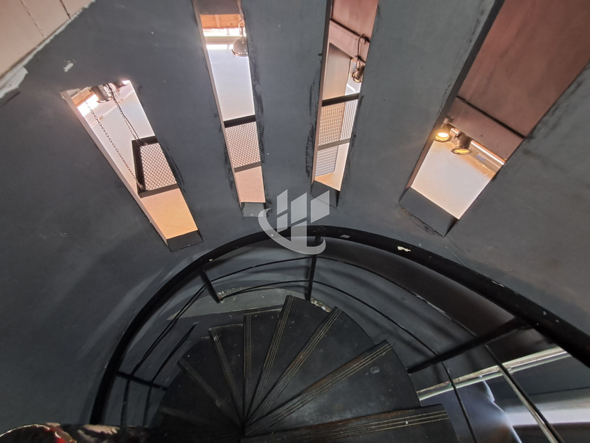 Local Comercial ID.2483 - PUNTA DEL ESTE PENINSULA LOCAL COMERCIAL CON EXCELENTE UBICACION