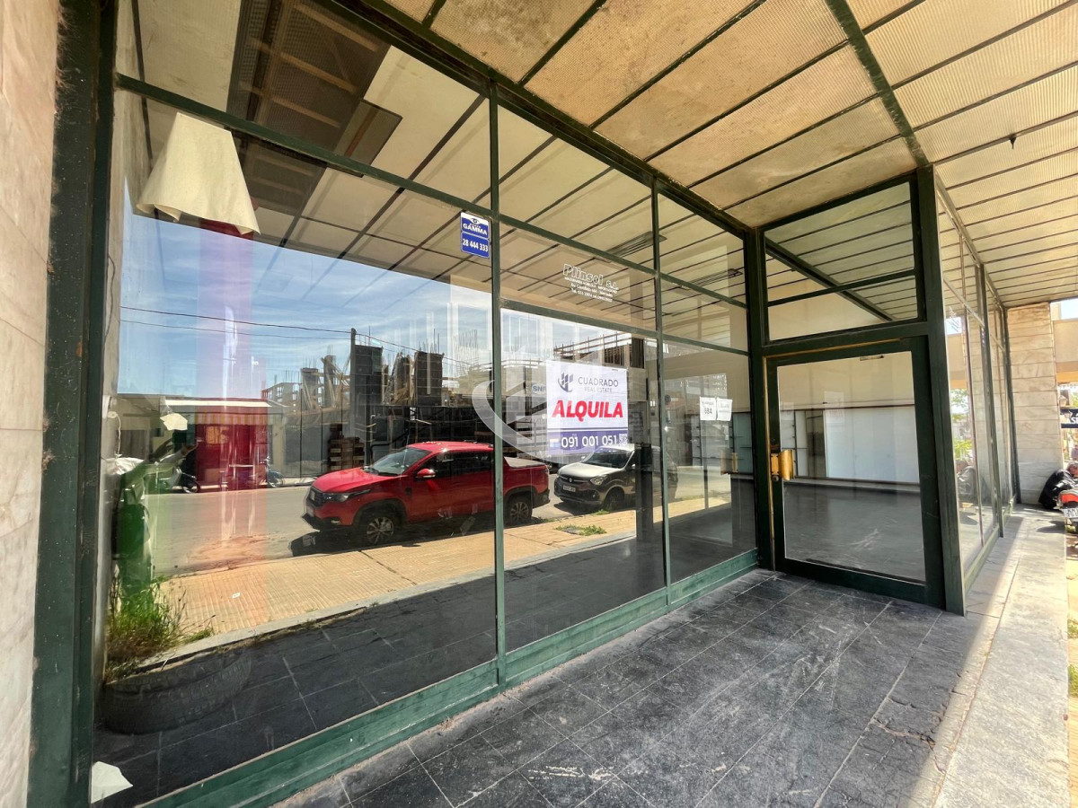 Local Comercial ID.1502 - EXCELENTE LOCAL COMERCIAL CON INGRESO POR DOS CALLES