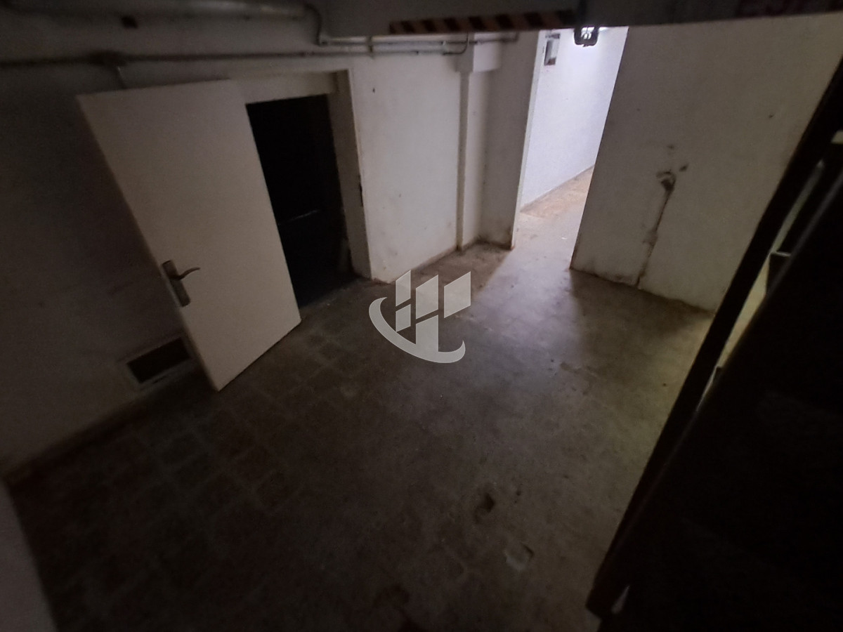 Local Comercial ID.2483 - PUNTA DEL ESTE PENINSULA LOCAL COMERCIAL CON EXCELENTE UBICACION