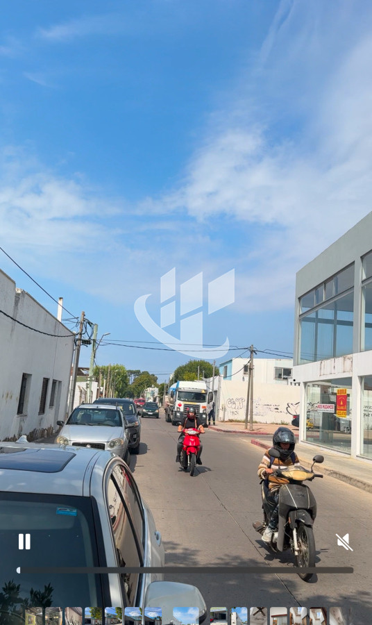 Local Comercial ID.1729 - Local con dos casas.
