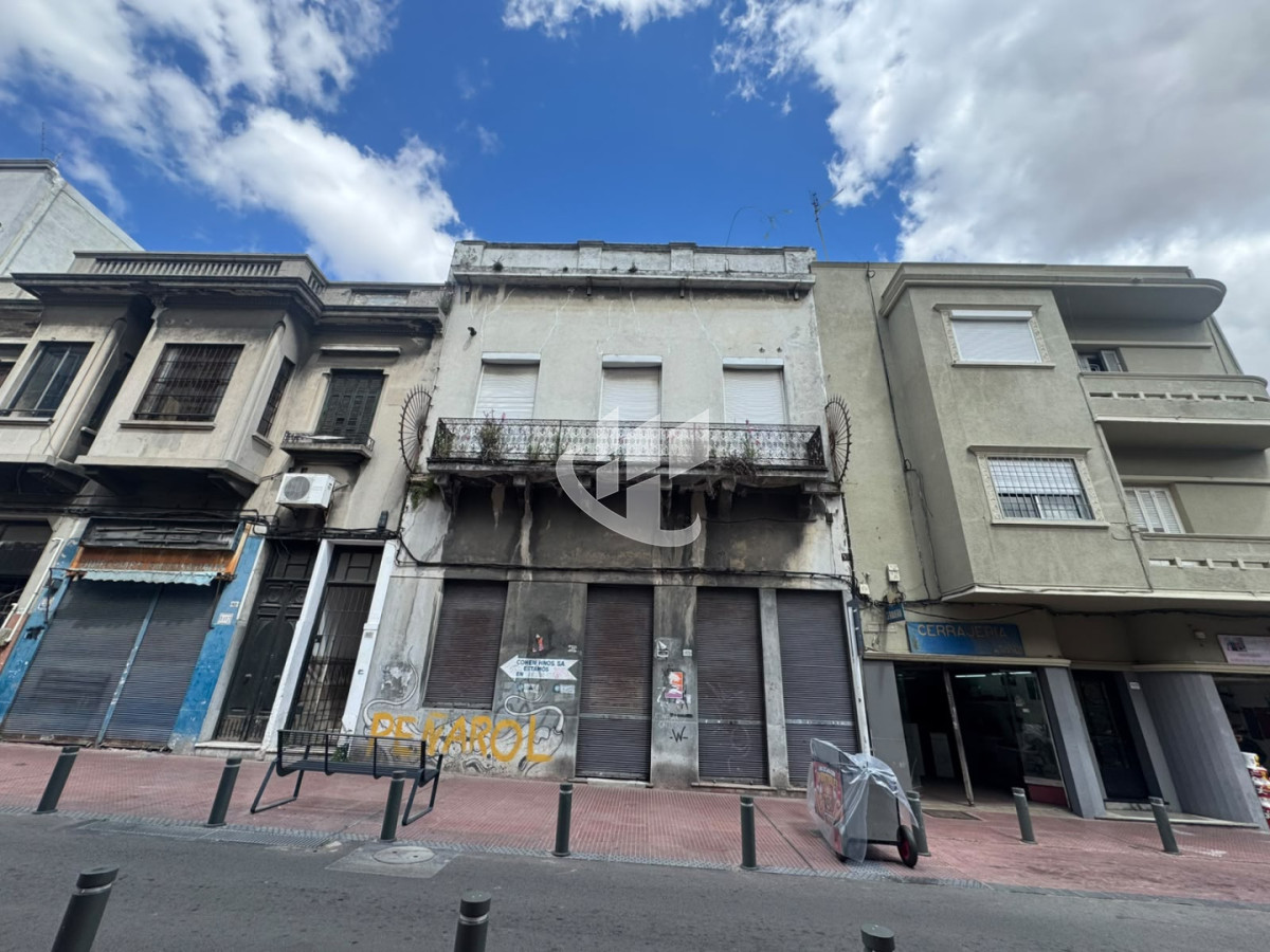 Local Comercial ID.3006 - LOCAL COMERCIAL EN VENTA EN CIUDAD VIEJA, OPORTUNIDAD PARA INVERTIR Y PROYECTAR A LO GRANDE
