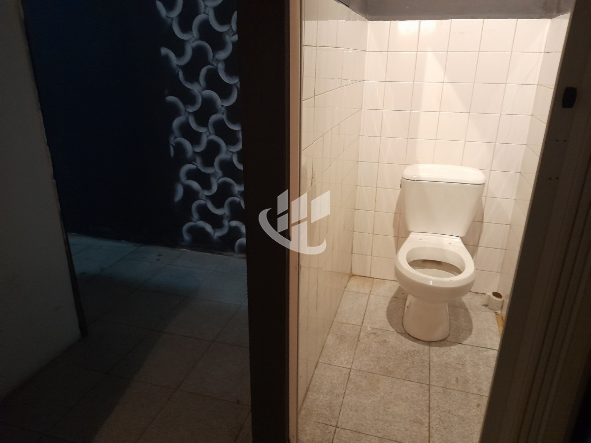 Local Comercial ID.1879 - MALDONADO CENTRO AMPLIO LOCAL DE 300 M2 