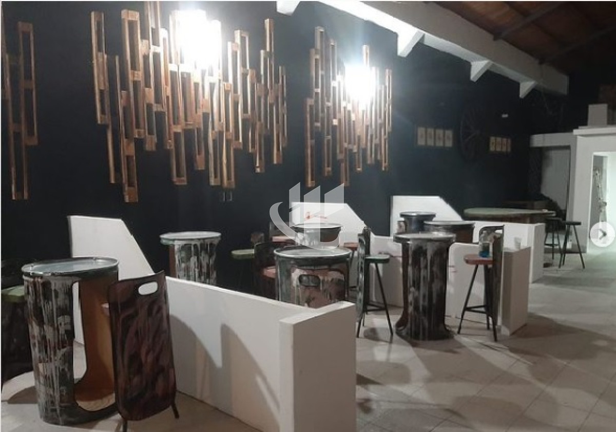 Local Comercial ID.1879 - MALDONADO CENTRO AMPLIO LOCAL DE 300 M2 