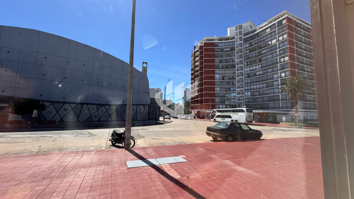 Local Comercial ID.1757 - Locales Comerciales en alquiler.