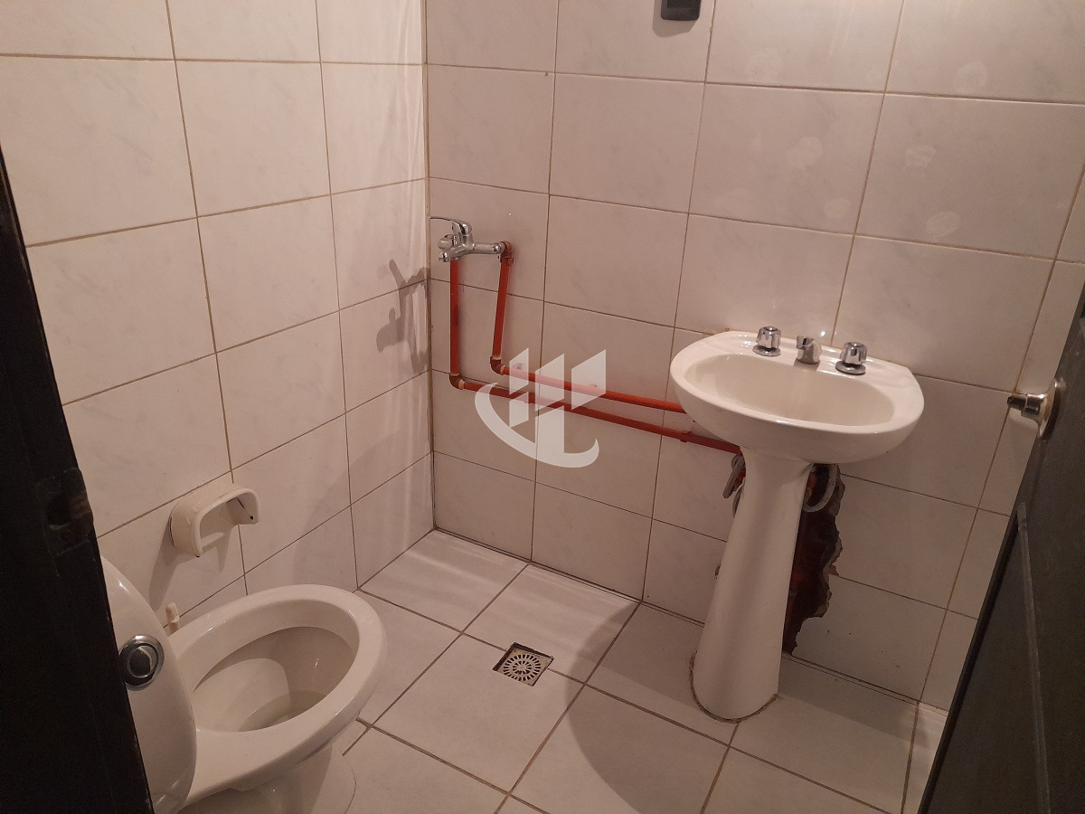 Local Comercial ID.1879 - MALDONADO CENTRO AMPLIO LOCAL DE 300 M2 
