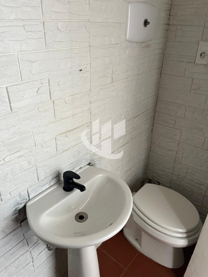 Local Comercial ID.2524 - PUNTA DEL ESTE PENINSULA LOCAL COMERCIAL EN ALQUILER