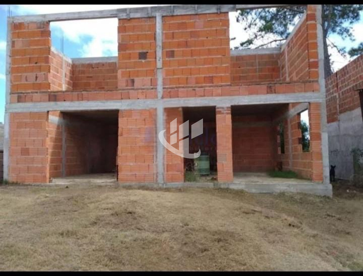 Terreno ID.1725 - Venta Terreno con mejoras.