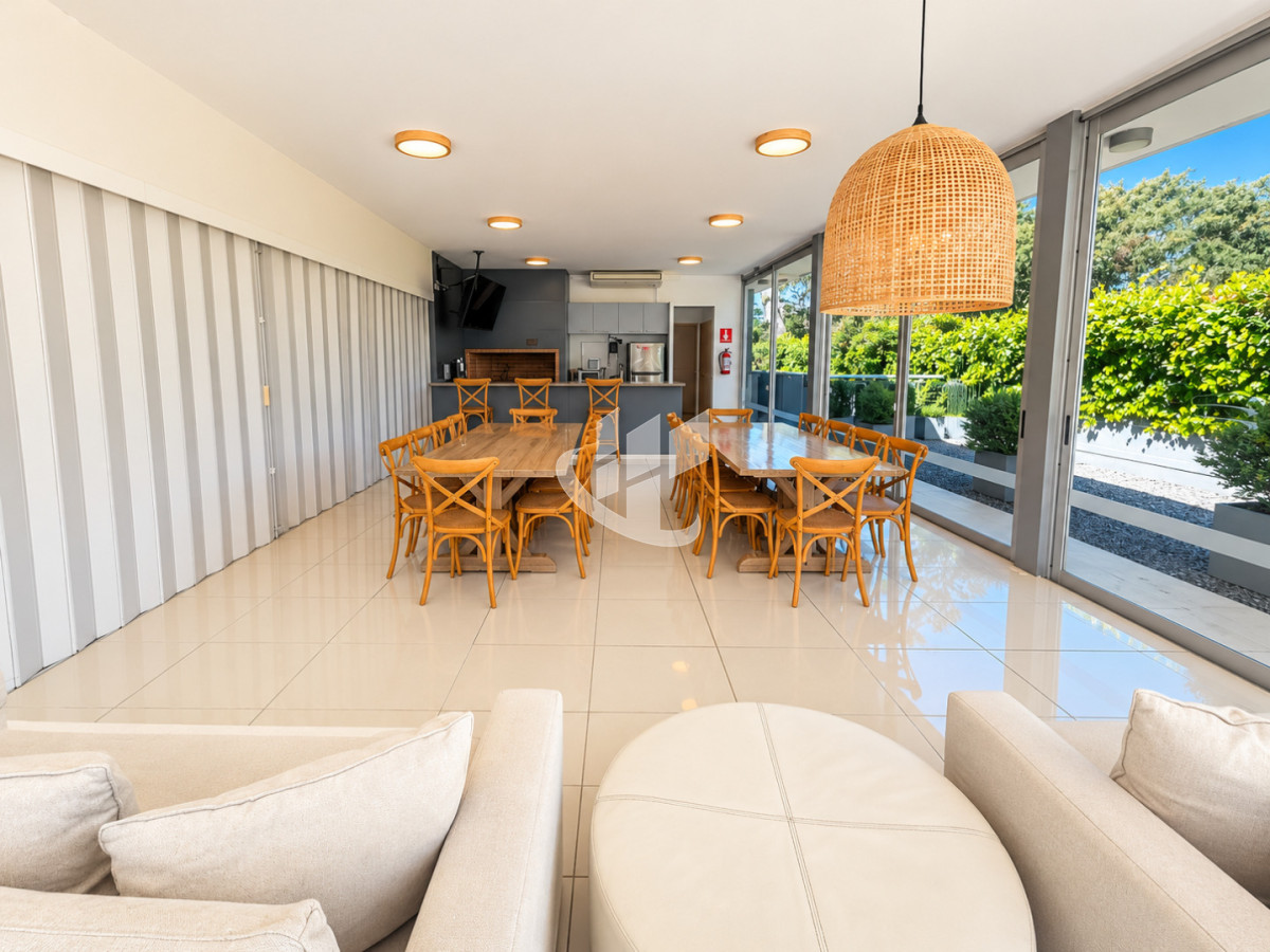 Apartamento ID.3005 - PUNTA DEL ESTE AV ROOSEVELT 2 DORMITORIOS EN SUITE AMPLIO BALCON GARAGE AMENITIES
