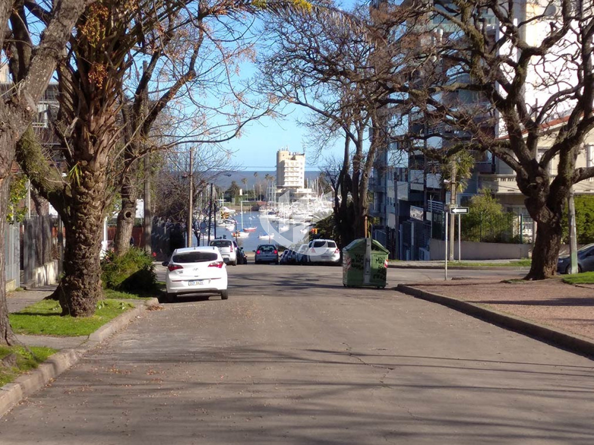 Apartamento ID.2517 - Venta Apartamento 1 Dormitorio con Balcón y Vista a la Rambla, Buceo