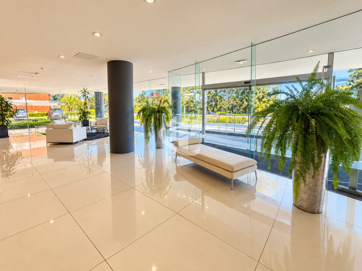 Apartamento ID.3005 - PUNTA DEL ESTE AV ROOSEVELT 2 DORMITORIOS EN SUITE AMPLIO BALCON GARAGE AMENITIES