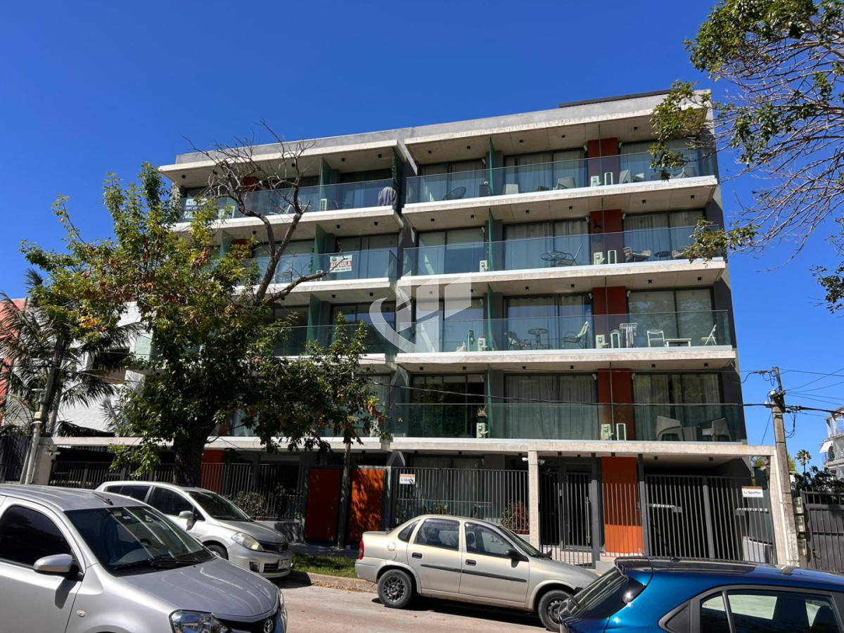 Apartamento ID.2517 - Venta Apartamento 1 Dormitorio con Balcón y Vista a la Rambla, Buceo