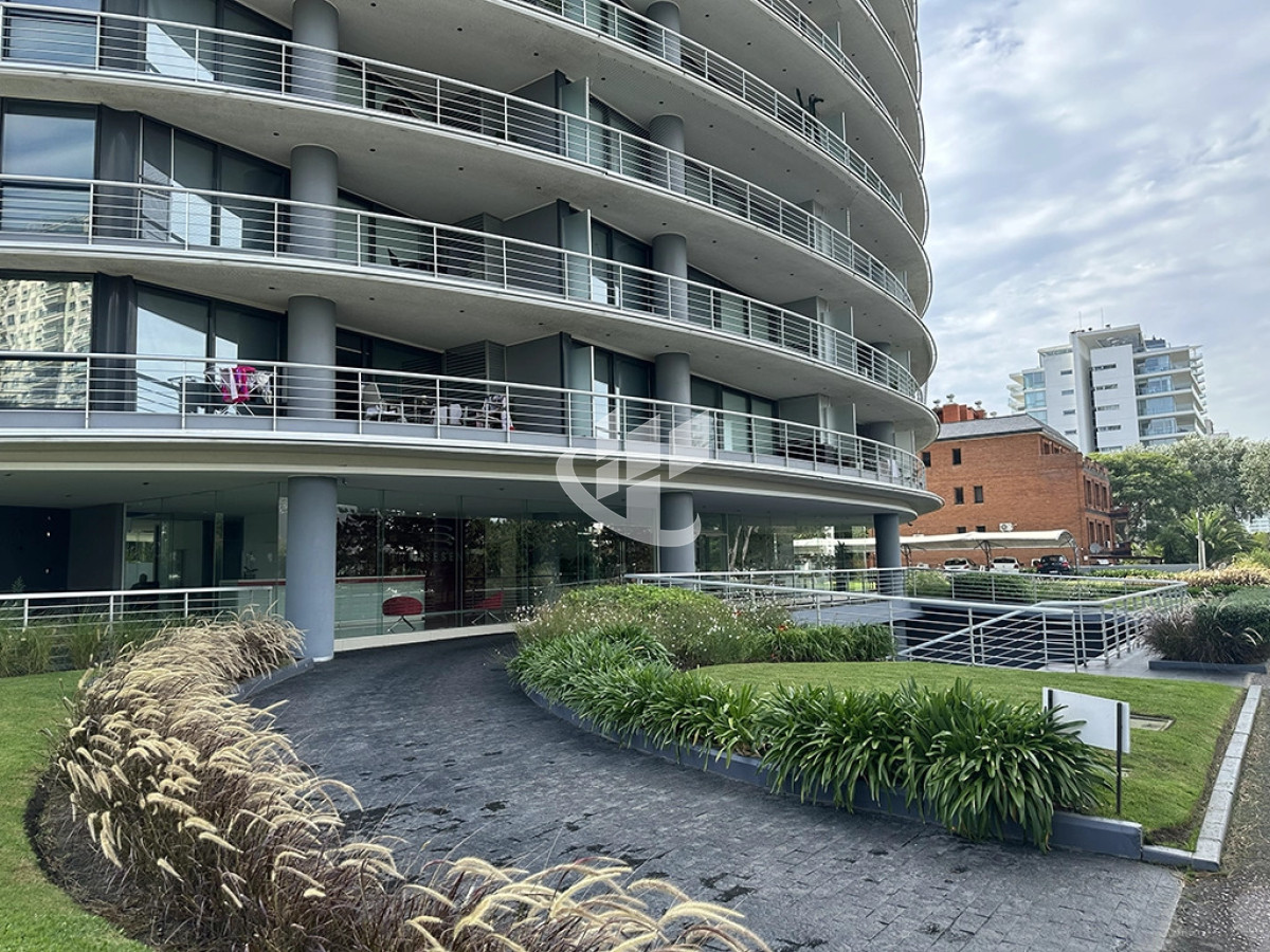 Apartamento ID.2372 - Alquiler temporal 3 dormitorios Punta del Este, Torre Tressesenta