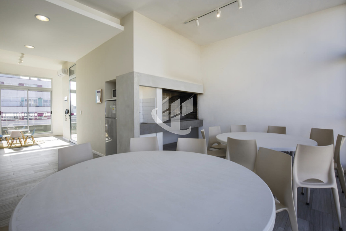 Apartamento ID.2607 - Apartamento en Alquiler, 2 dormitorios, Cordon Sur
