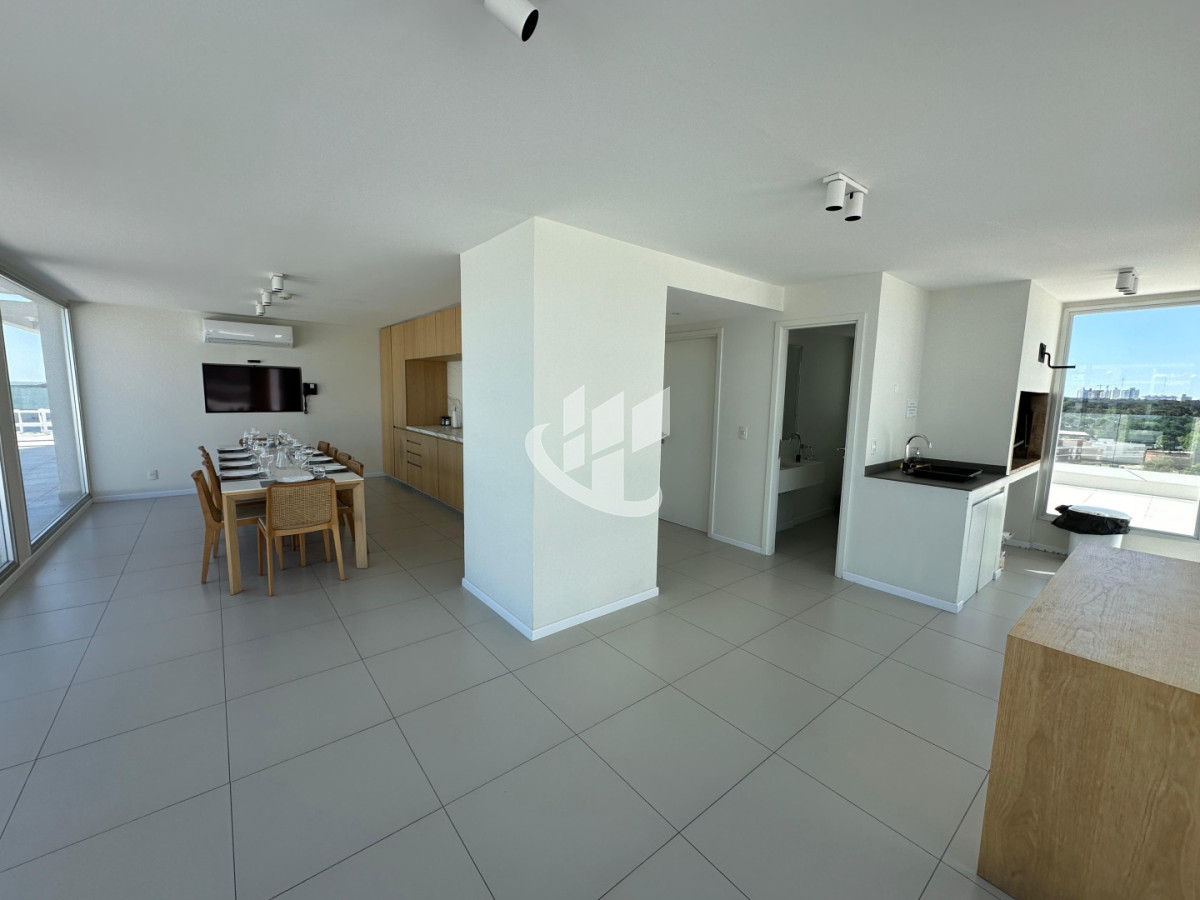 Apartamento ID.2741 - Alquiler temporada 2027, Playa mansa, un dormitorio.