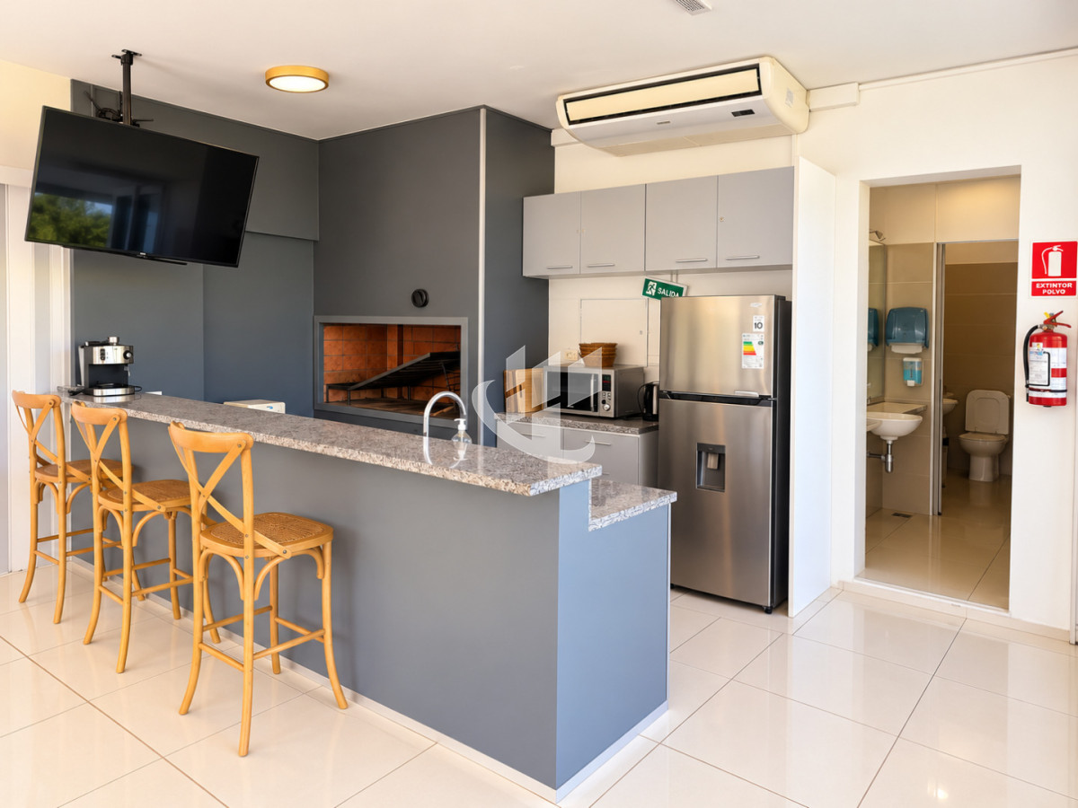 Apartamento ID.3005 - PUNTA DEL ESTE AV ROOSEVELT 2 DORMITORIOS EN SUITE AMPLIO BALCON GARAGE AMENITIES
