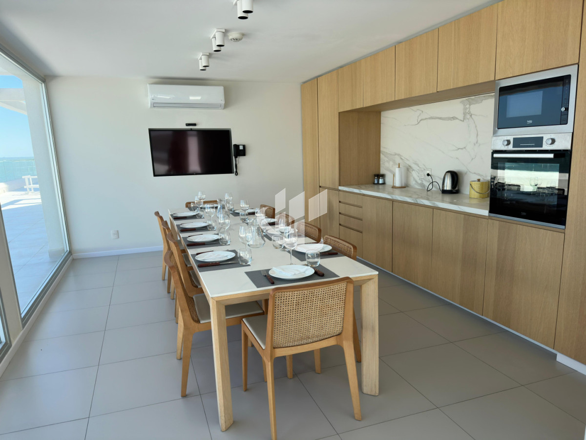 Apartamento ID.2741 - Alquiler temporada 2027, Playa mansa, un dormitorio.