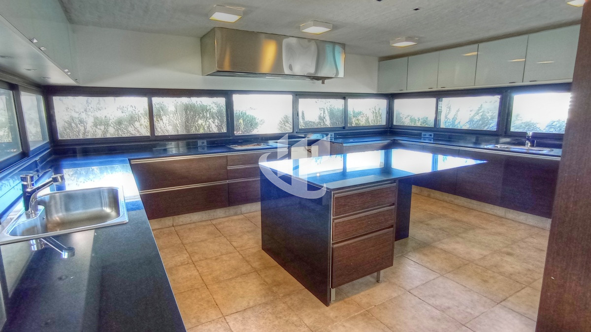 Apartamento ID.2205 - PUNTA DEL ESTE MANSA A ESTRENAR 3 DORMITORIOS Y DEPENDENCIA BALCON CON PARRILLERO