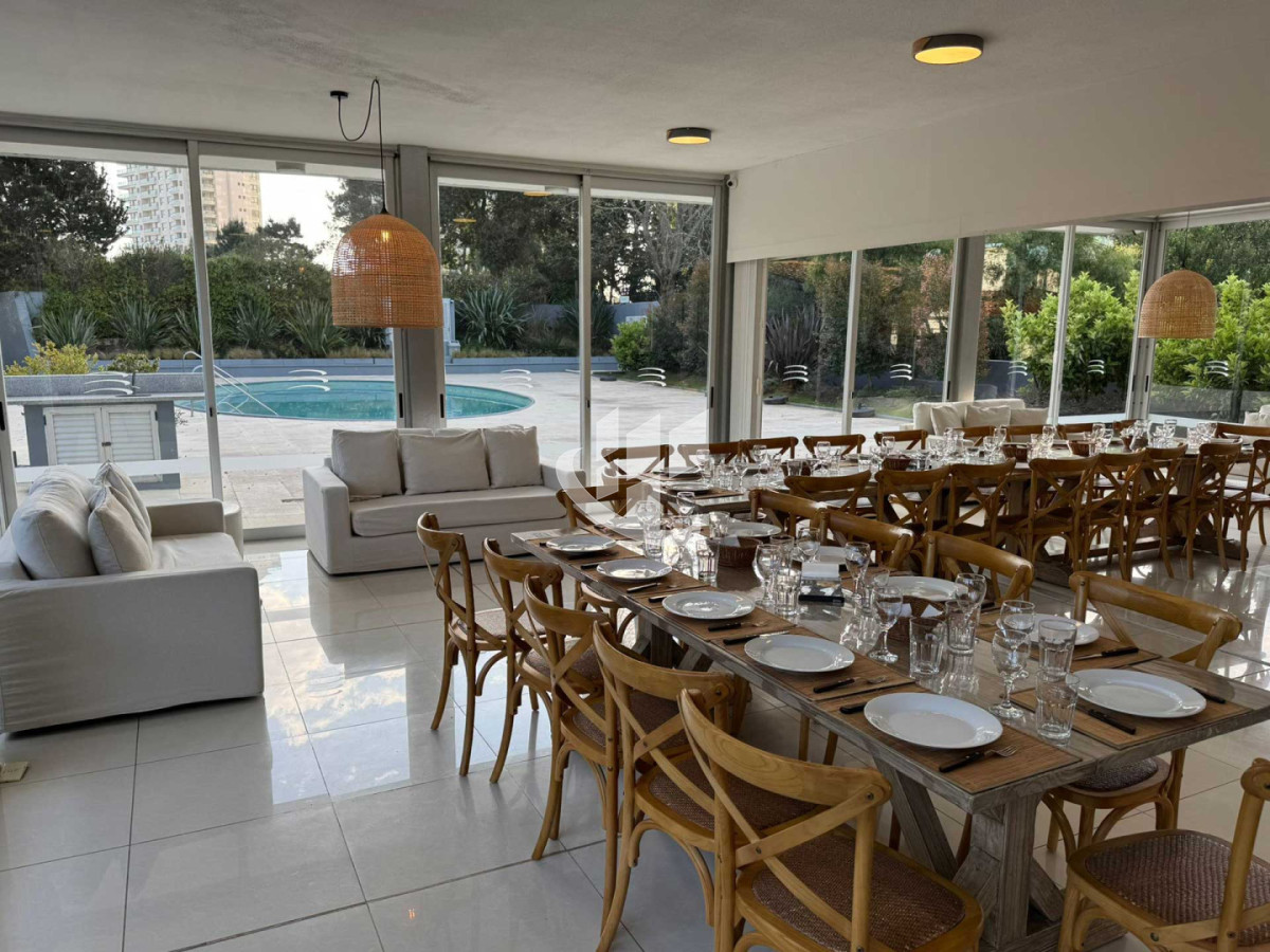 Apartamento ID.2372 - Alquiler temporal 3 dormitorios Punta del Este, Torre Tressesenta