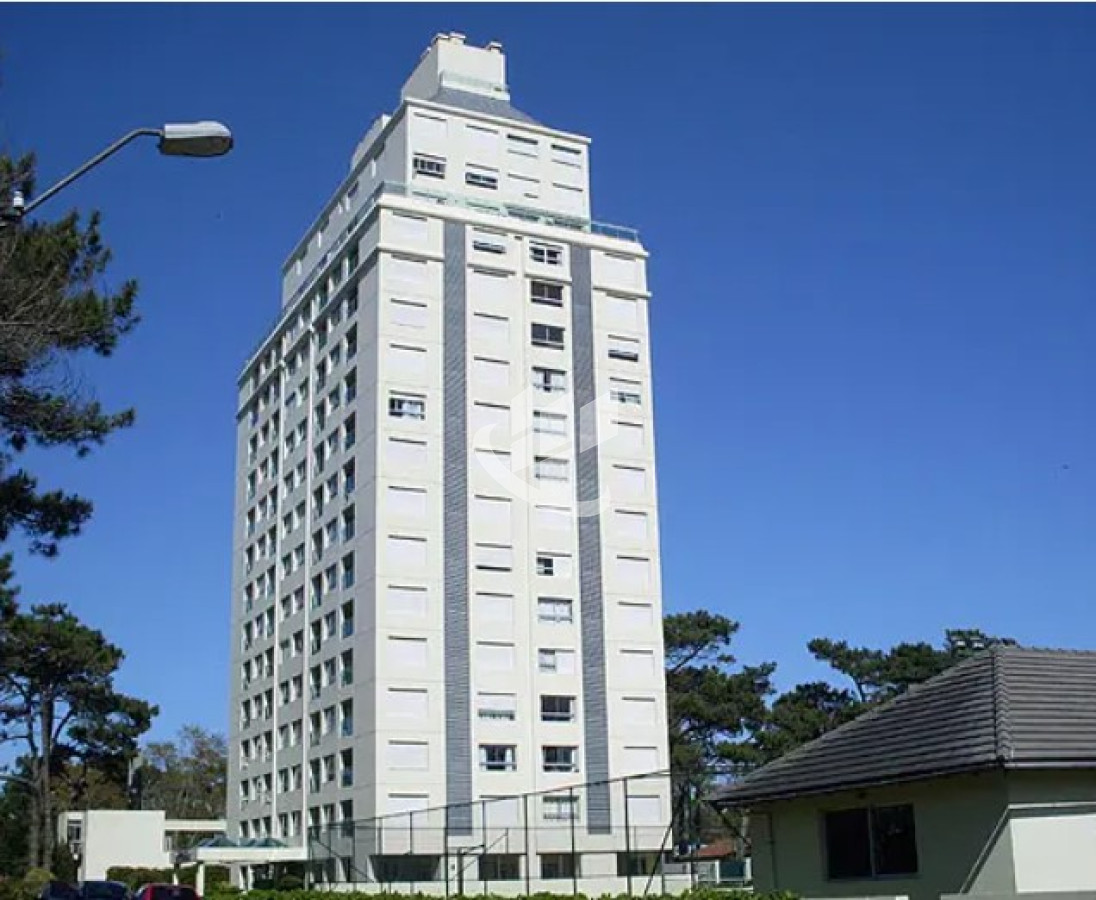 Apartamento ID.1052 - Venta, Penthouse, 3 dormitorios mas dependencia, Roosevelt, Punta del Este
