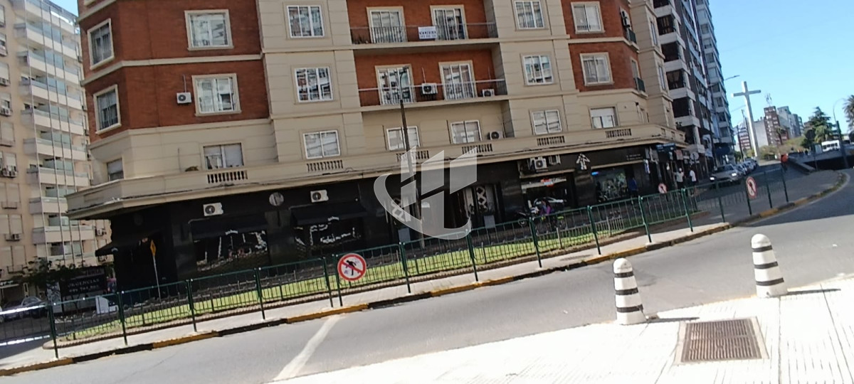 Apartamento ID.2248 - Apartamento en venta de 3 dormitorios, 2 baños y garaje en Tres Cruces