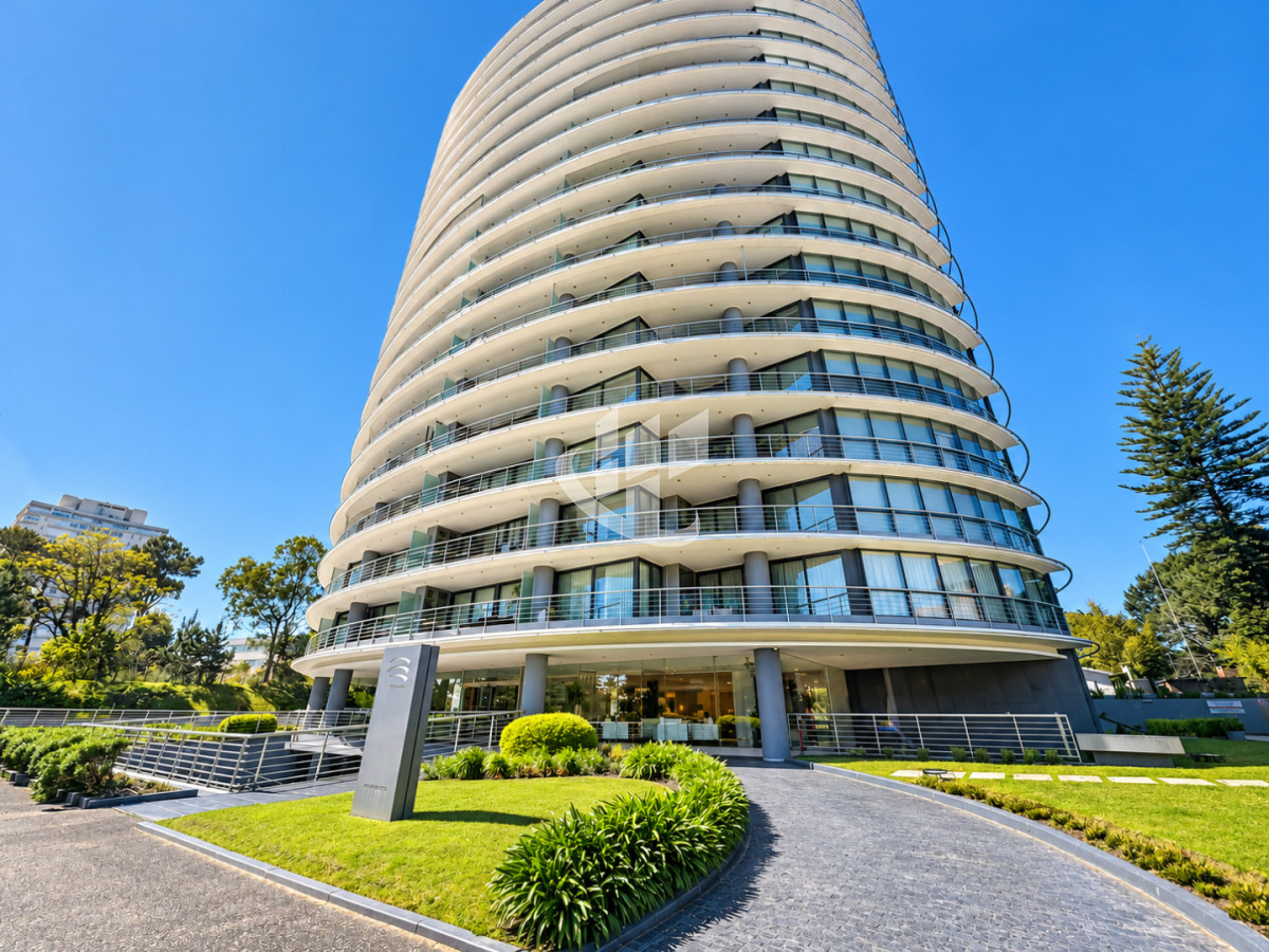 Apartamento ID.3005 - PUNTA DEL ESTE AV ROOSEVELT 2 DORMITORIOS EN SUITE AMPLIO BALCON GARAGE AMENITIES