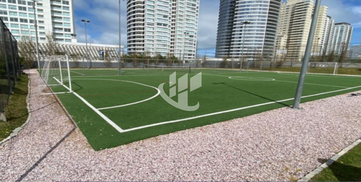 Apartamento ID.896 - Alquiler temporario, 2 dormitorios mas dependencia, piso alto, vista, Brava, Punta del Este.