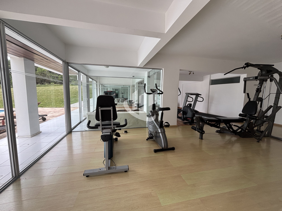 Apartamento ID.2277 - PUNTA DEL ESTE - PLAYA BRAVA - APARTAMENTO DE 4 DORMITORIOS EN SUITE Y DEPENDENCIA - VENTA