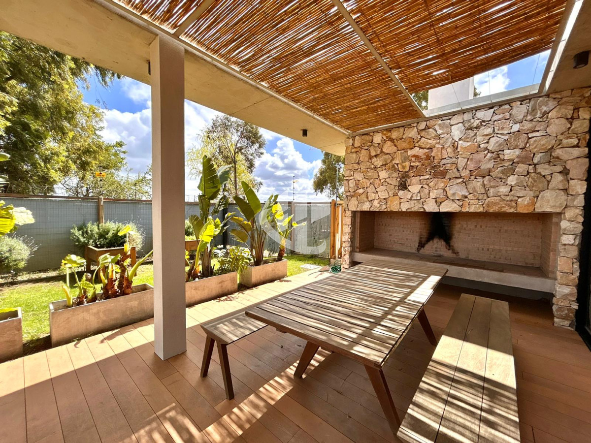 Apartamento ID.2240 - Venta Apartamento 3 Dormitorios con Garaje Doble en Parque Miramar - Orientación Norte