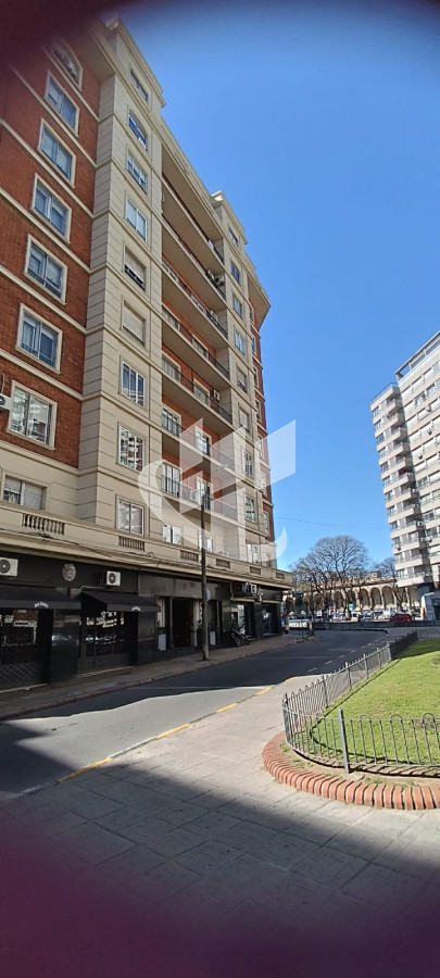 Apartamento ID.2248 - Apartamento en venta de 3 dormitorios, 2 baños y garaje en Tres Cruces