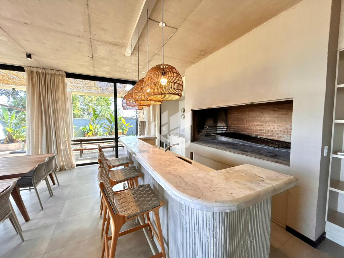 Apartamento ID.2240 - Venta Apartamento 3 Dormitorios con Garaje Doble en Parque Miramar - Orientación Norte