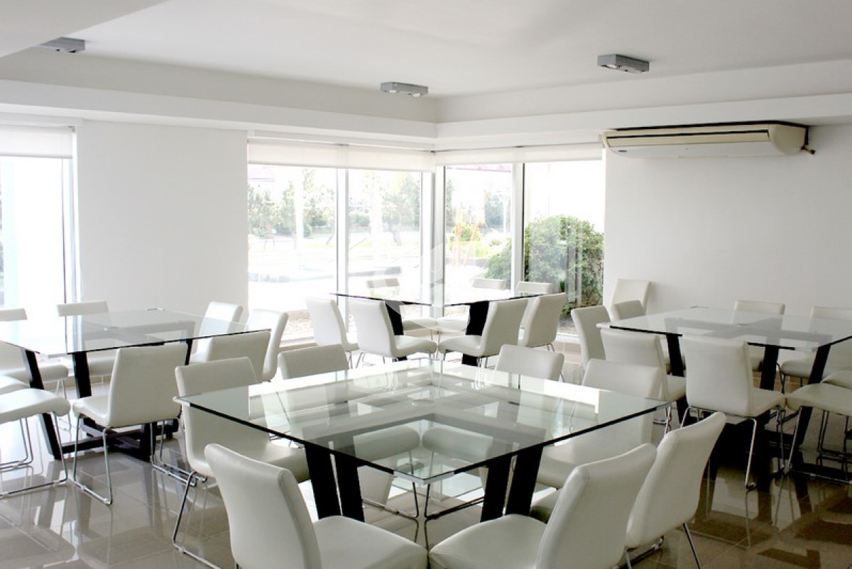 Apartamento ID.2013 - PUNTA DEL ESTE MANSA APTO 3 SUITES BALCON CON PARRILLERO EXCELENTE VISTA Y AMENITIES!