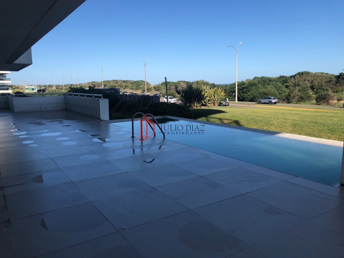 ESPECTACULAR APARTAMENTO EN PRIMERA LINEA - JDI4067A