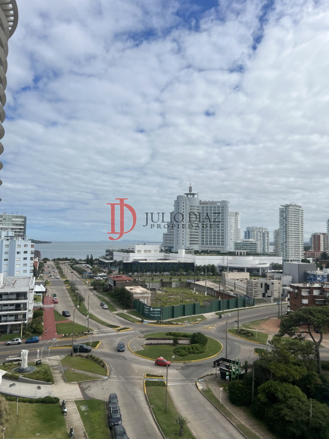 APARTAMENTO ESQUINERO CON VISTA AL MAR - JDI7562A