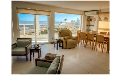 EXCLUSIVO PENTHOUSE SOBRE PLAYA BRAVA.